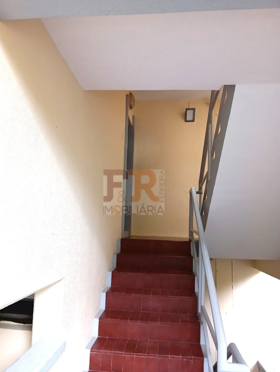 Apartamento T1 para Venda em Carvalhal Foto 41