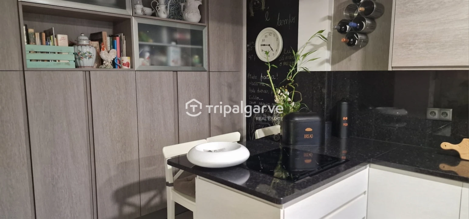 Apartamento T4 para Venda em Portimão Foto 12