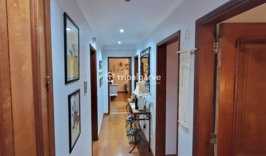 Apartamento T4 para Venda em Portimão Foto 18