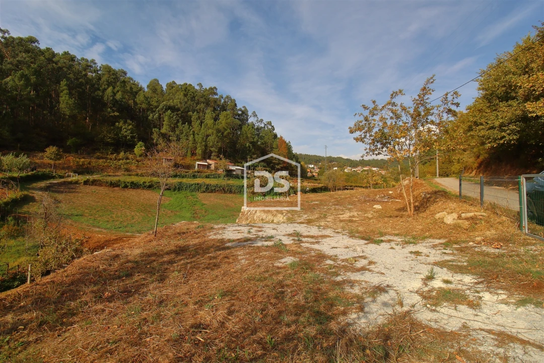 Terreno para Venda em Souselo Foto 13