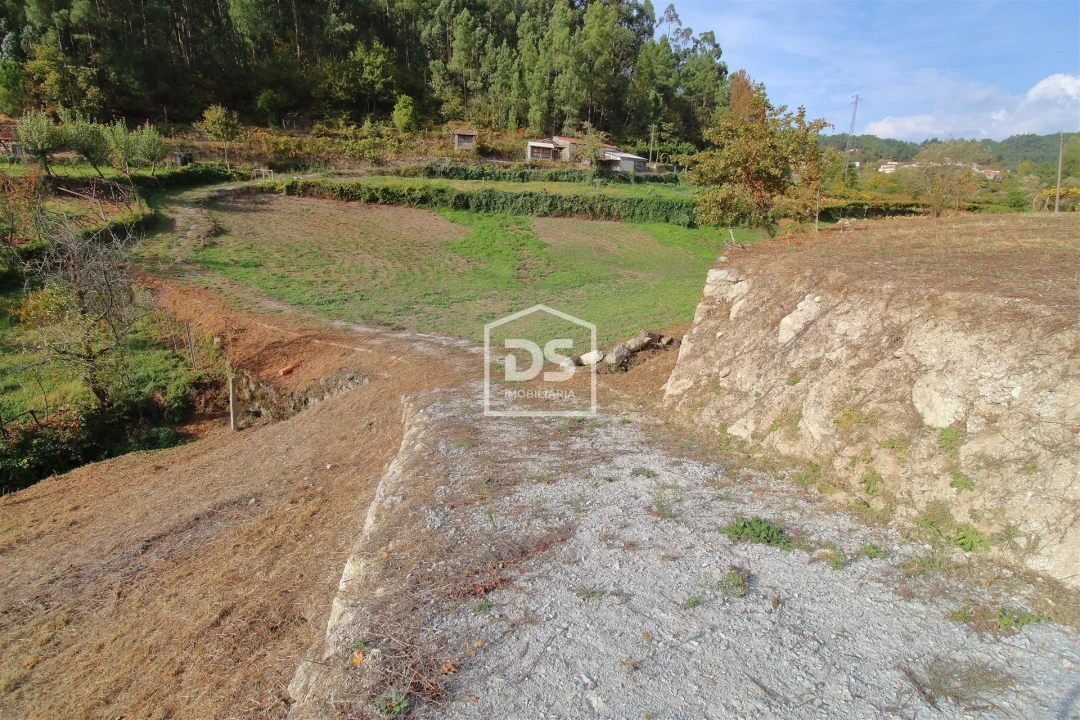 Terreno para Venda em Souselo Foto 9