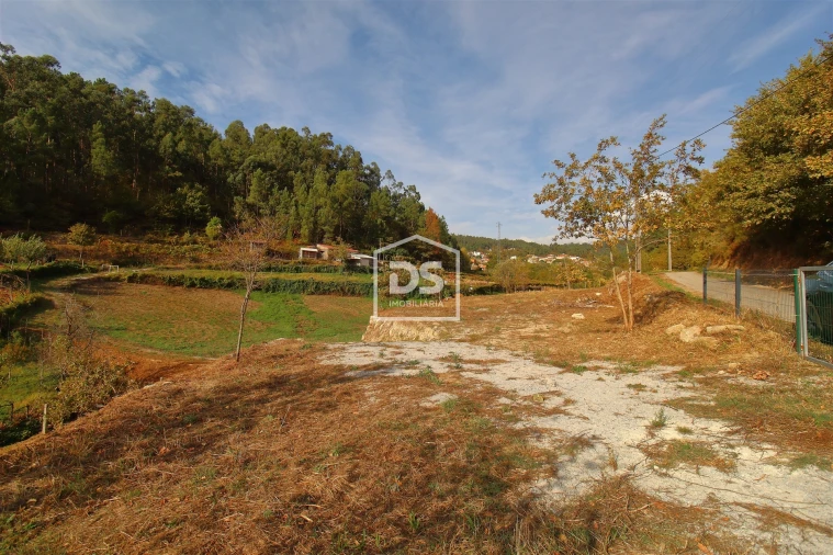 Terreno para Venda em Souselo Foto 13