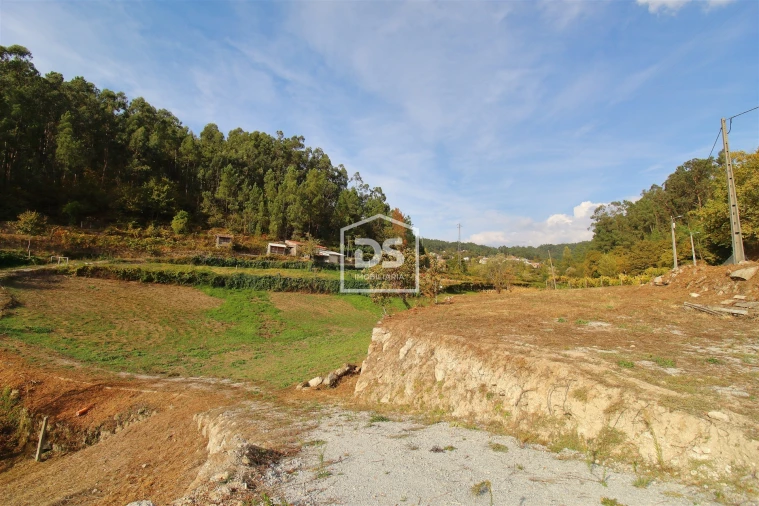 Terreno para Venda em Souselo Foto 2
