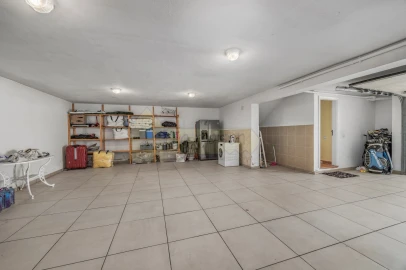 Moradia T4 para Venda em Quarteira