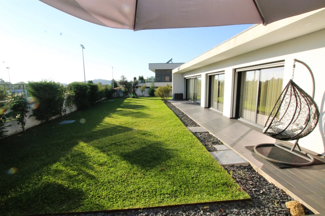 Moradia T3 para Venda em Louro Foto 7