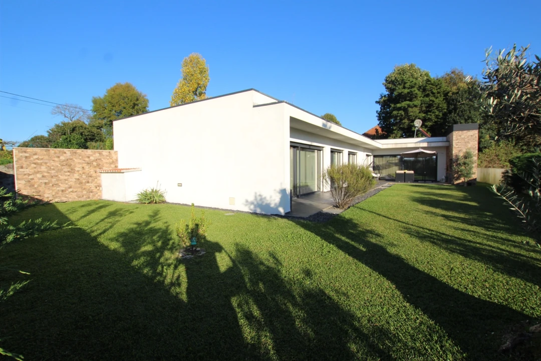 Moradia T3 para Venda em Louro Foto 4