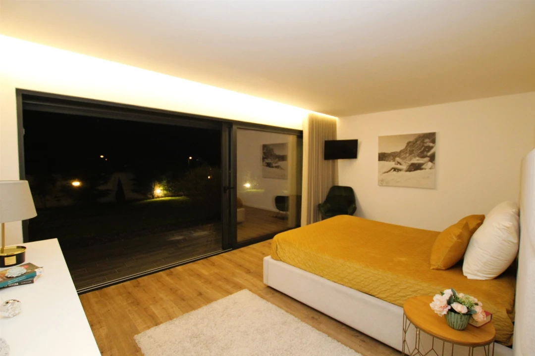 Moradia T3 para Venda em Louro Foto 36