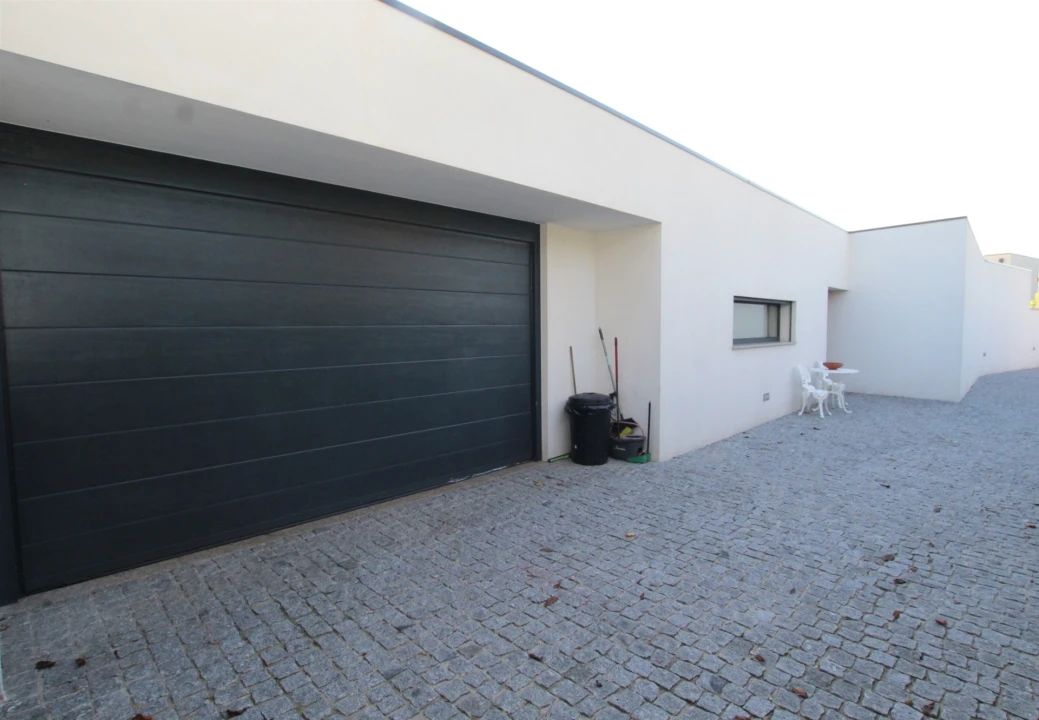 Moradia T3 para Venda em Louro Foto 17