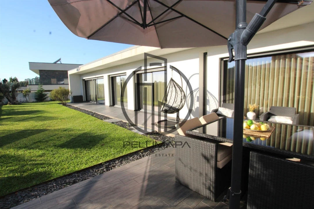 Moradia T3 para Venda em Louro Foto 57