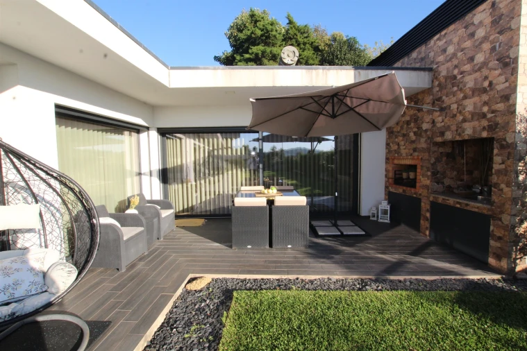 Moradia T3 para Venda em Louro Foto 4