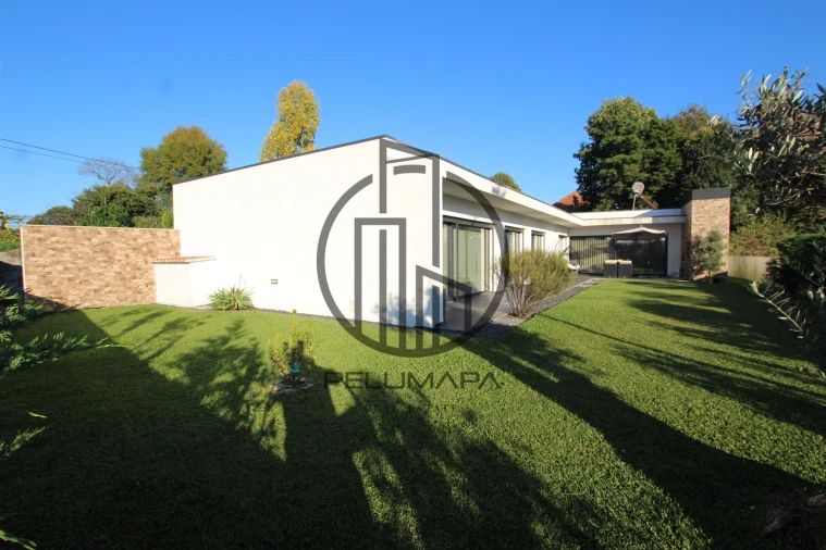 Moradia T3 para Venda em Louro Foto 51