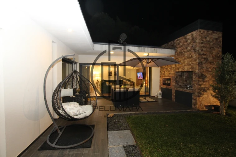 Moradia T3 para Venda em Louro Foto 85