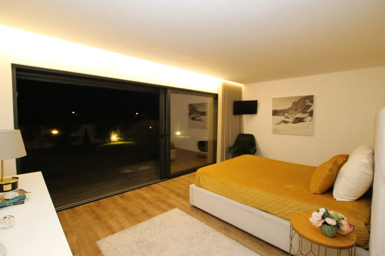 Moradia T3 para Venda em Louro Foto 36