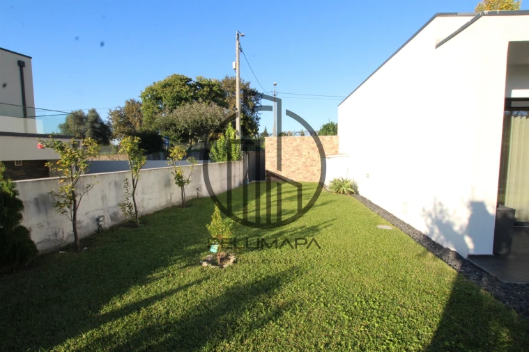 Moradia T3 para Venda em Louro Foto 61