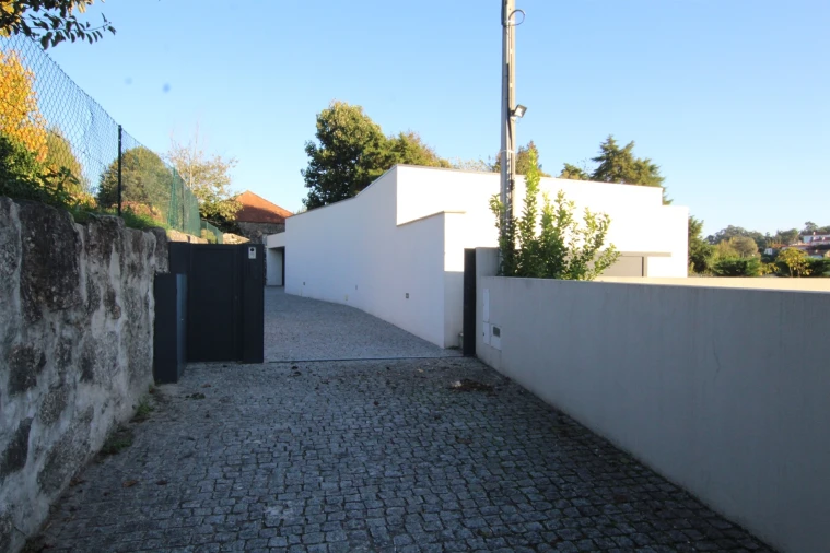 Moradia T3 para Venda em Louro Foto 43