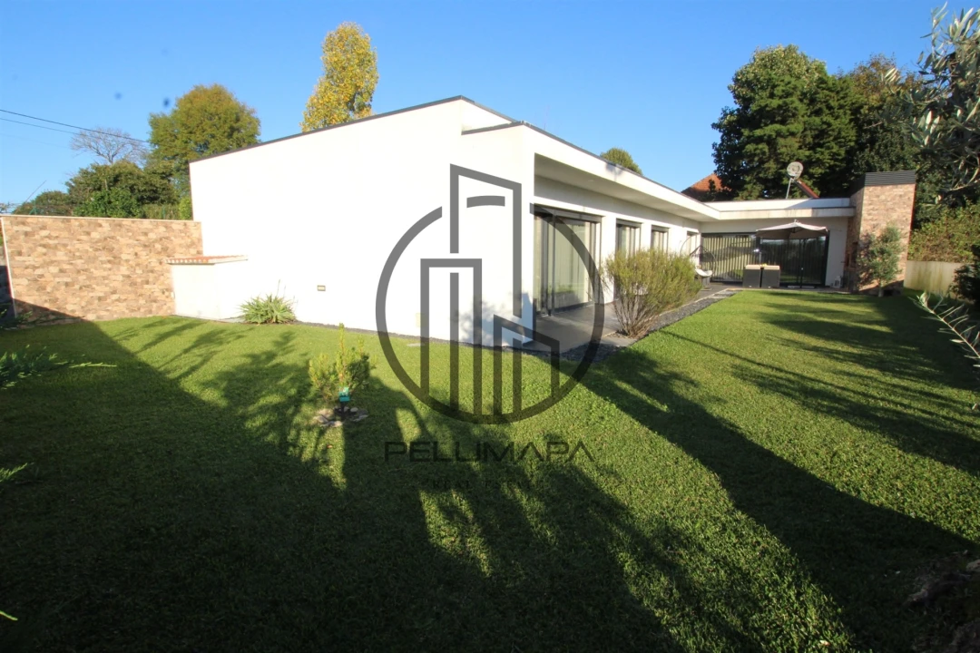 Moradia T3 para Venda em Louro Foto 63