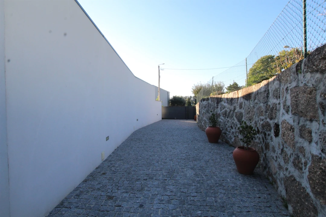 Moradia T3 para Venda em Louro Foto 18