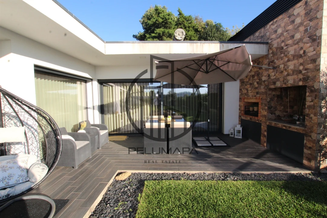 Moradia T3 para Venda em Louro Foto 53