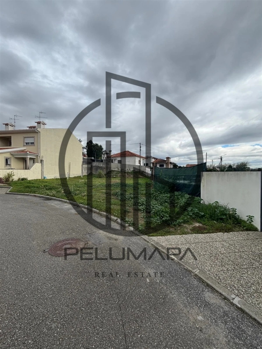 Terreno para Venda em Delães Foto 4