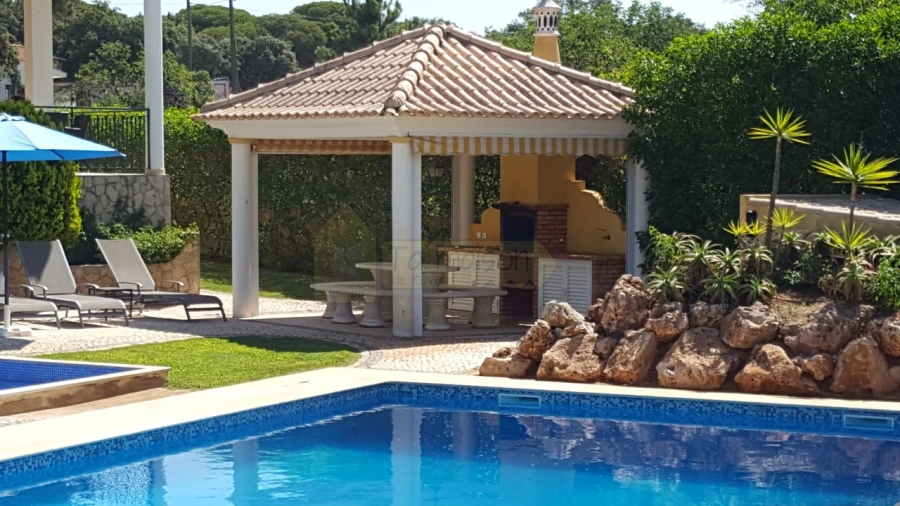 Moradia T8 para Venda em Almancil Foto 4