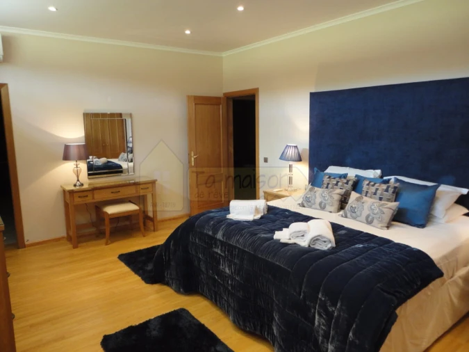 Moradia T8 para Venda em Almancil Foto 21