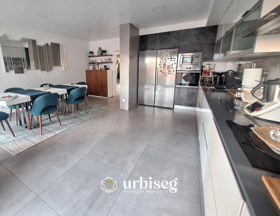 Apartamento T4 para Venda em Tavarede Foto 19