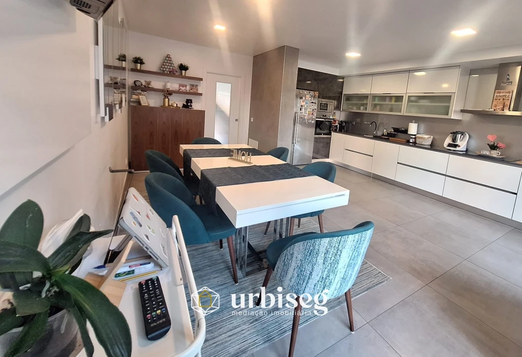 Apartamento T4 para Venda em Tavarede Foto 18