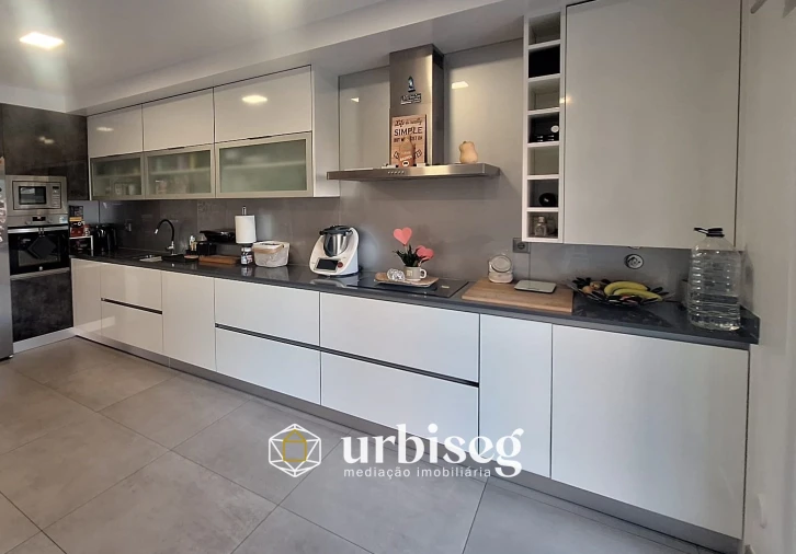 Apartamento T4 para Venda em Tavarede Foto 16