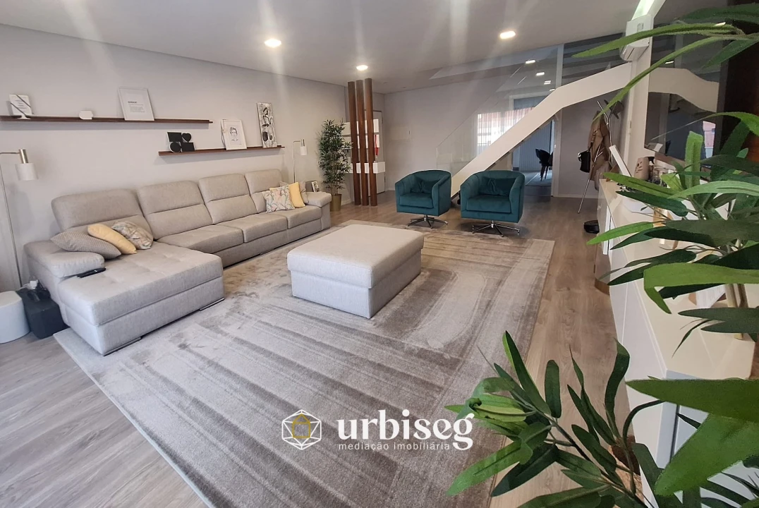 Apartamento T4 para Venda em Tavarede Foto 3