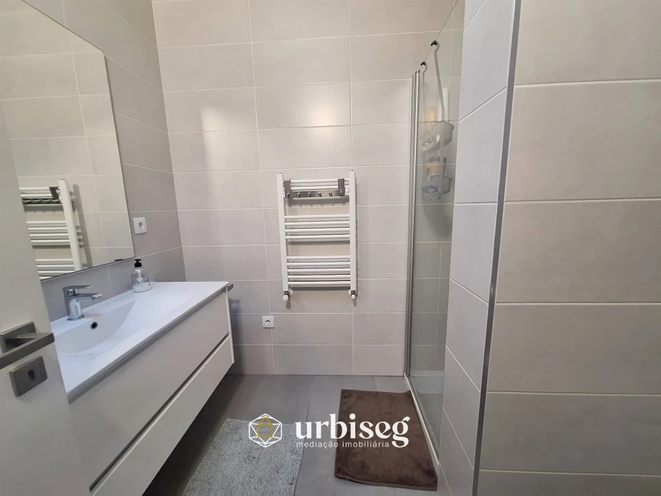 Apartamento T4 para Venda em Tavarede Foto 32