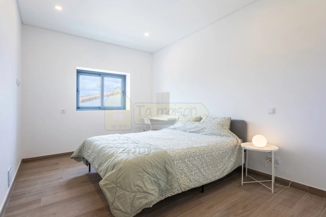 Moradia T4 para Venda em Loule (São Sebastião) Foto 18