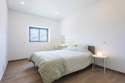Moradia T4 para Venda em Loule (São Sebastião)