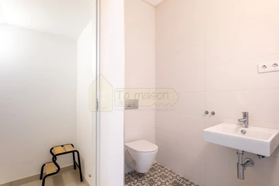 Moradia T4 para Venda em Loule (São Sebastião)