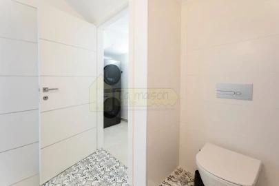 Moradia T4 para Venda em Loule (São Sebastião)
