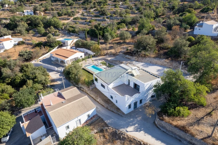 Moradia T4 para Venda em Loule (São Sebastião) Foto 3