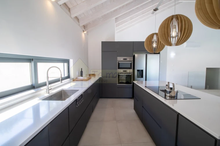 Moradia T4 para Venda em Loule (São Sebastião) Foto 10