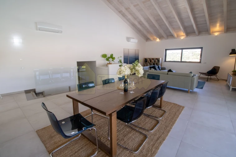 Moradia T4 para Venda em Loule (São Sebastião) Foto 12