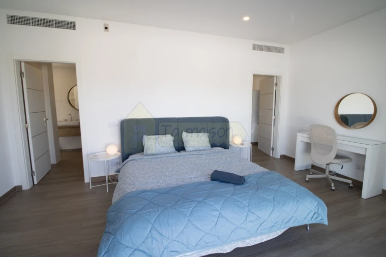 Moradia T4 para Venda em Loule (São Sebastião) Foto 17