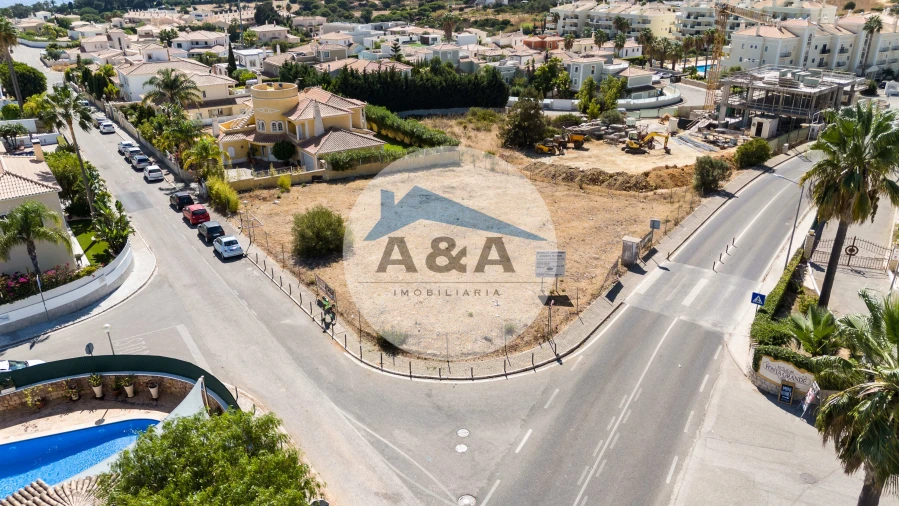 Terreno para Venda em Albufeira e Olhos de Água Foto 12