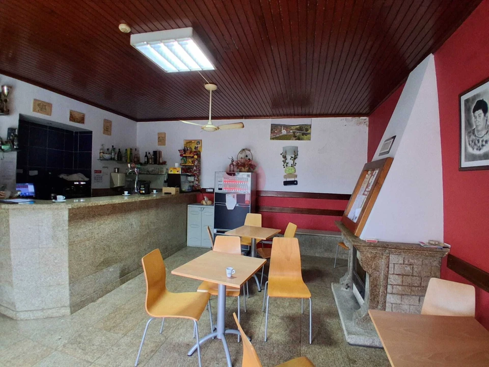 Moradia T0 para Venda em Riba de Mouro Foto 1