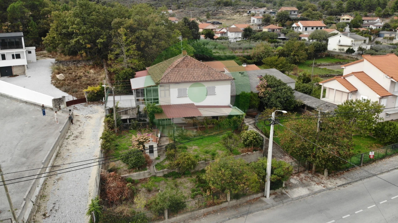 Moradia T4 para Venda em Sonim e Barreiros Foto 1