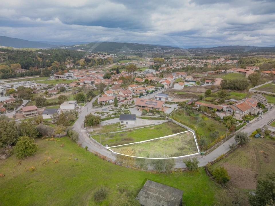Terreno para Venda em Bornes de Aguiar Foto 2