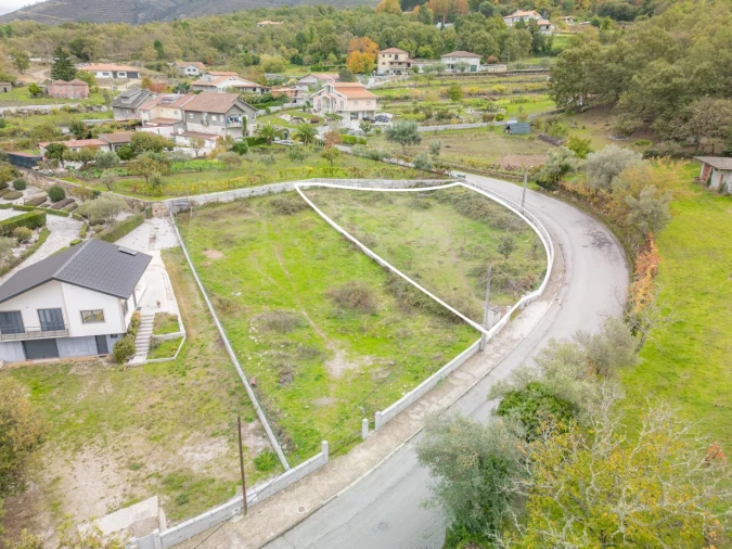 Terreno para Venda em Bornes de Aguiar Foto 3