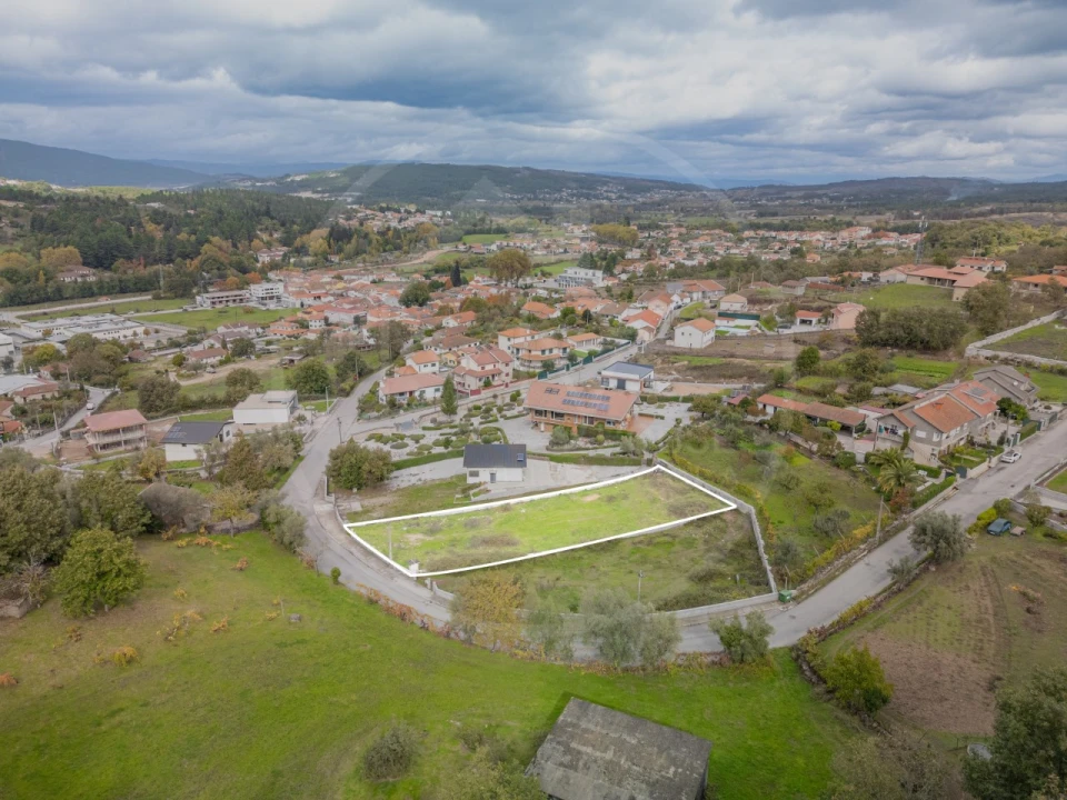 Terreno para Venda em Bornes de Aguiar Foto 1