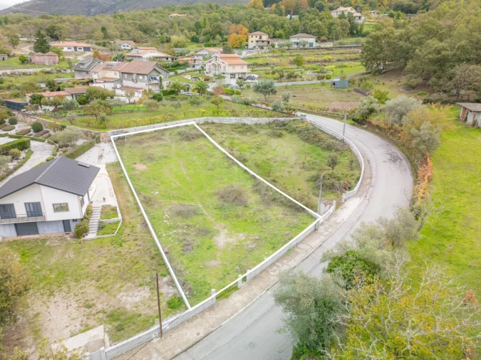 Terreno para Venda em Bornes de Aguiar Foto 2