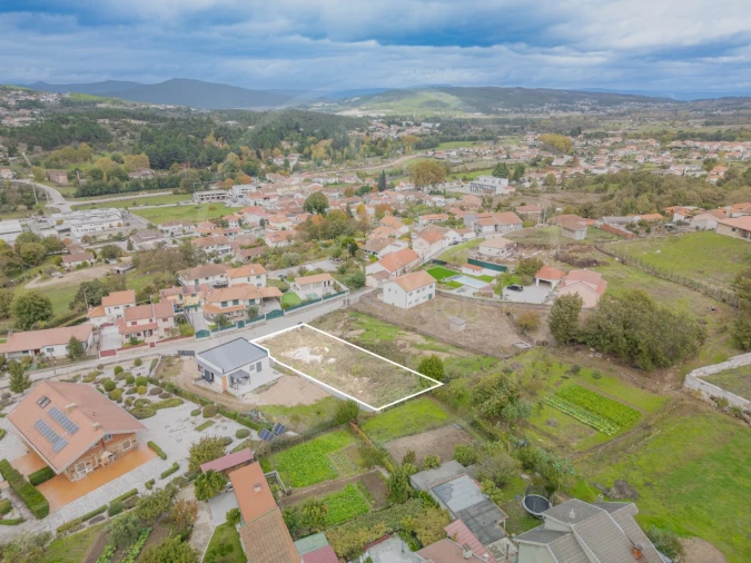 Terreno para Venda em Bornes de Aguiar Foto 2