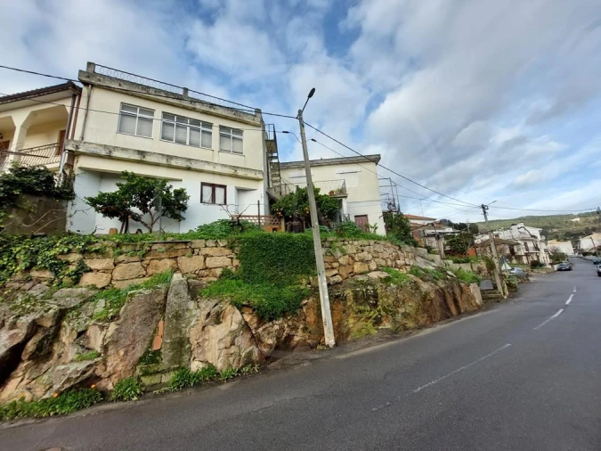 Moradia T1 para Venda em São Mamede de Ribatua Foto 1