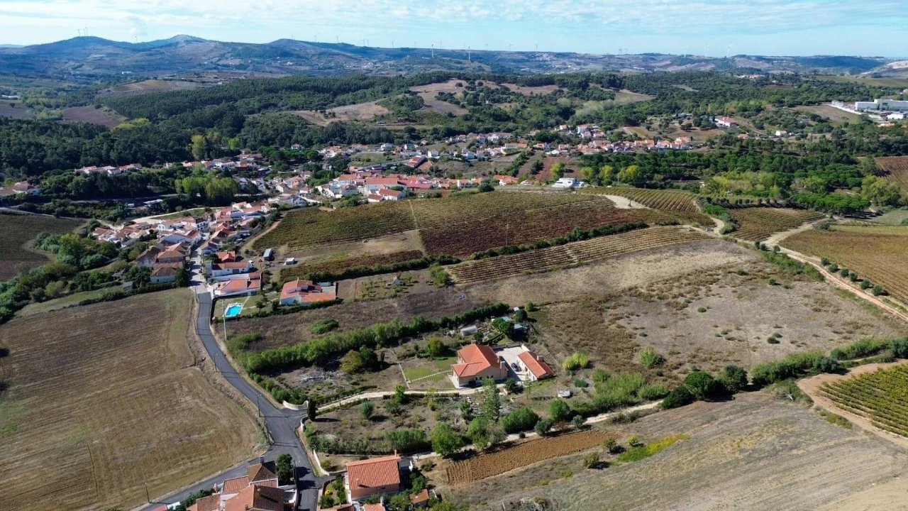 Terreno para Venda em Carvoeira e Carmões Foto 2