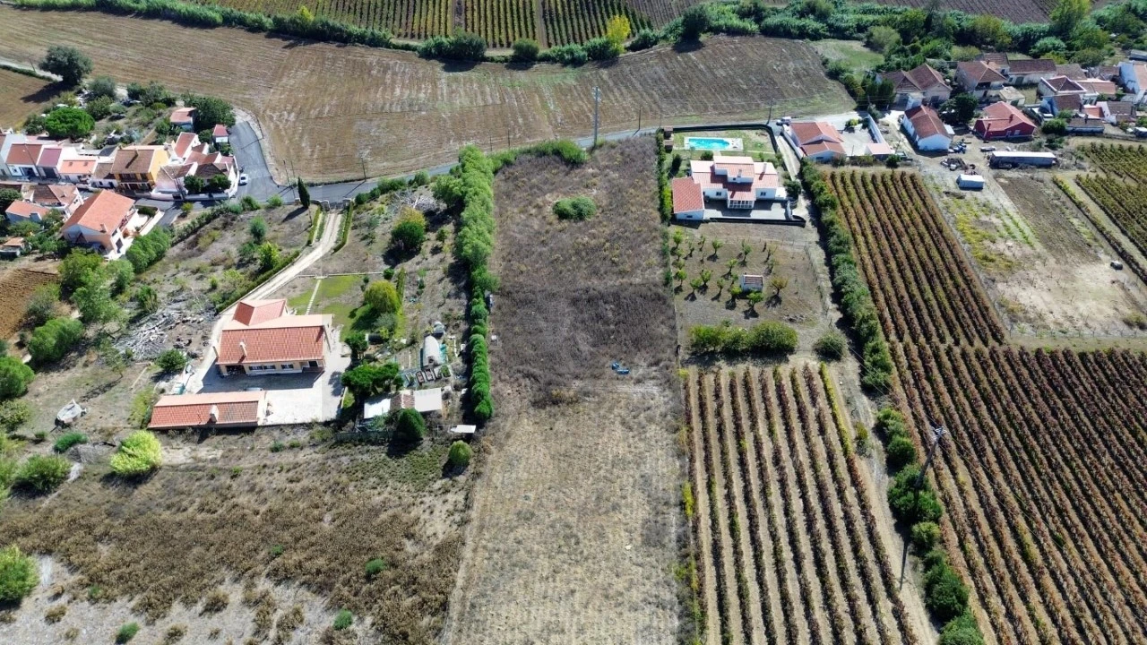 Terreno para Venda em Carvoeira e Carmões Foto 9