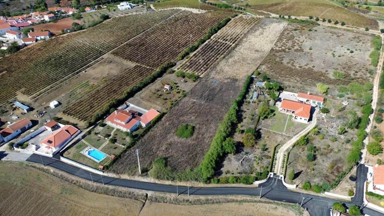Terreno para Venda em Carvoeira e Carmões Foto 19